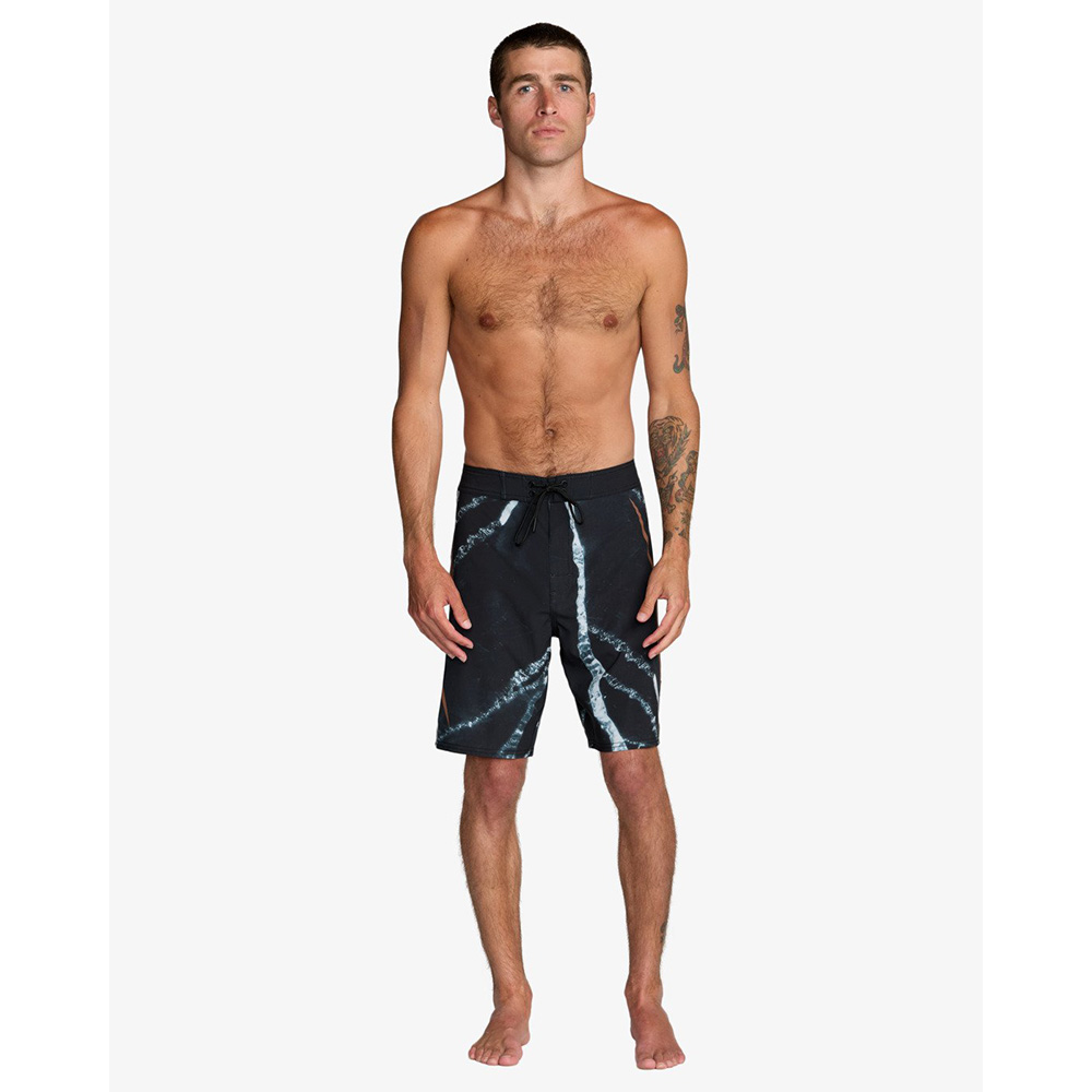BAÑADOR RVCA X CLAY BOARDSHORT TRUNK BLACK RESIN | Ropa Streetwear Online